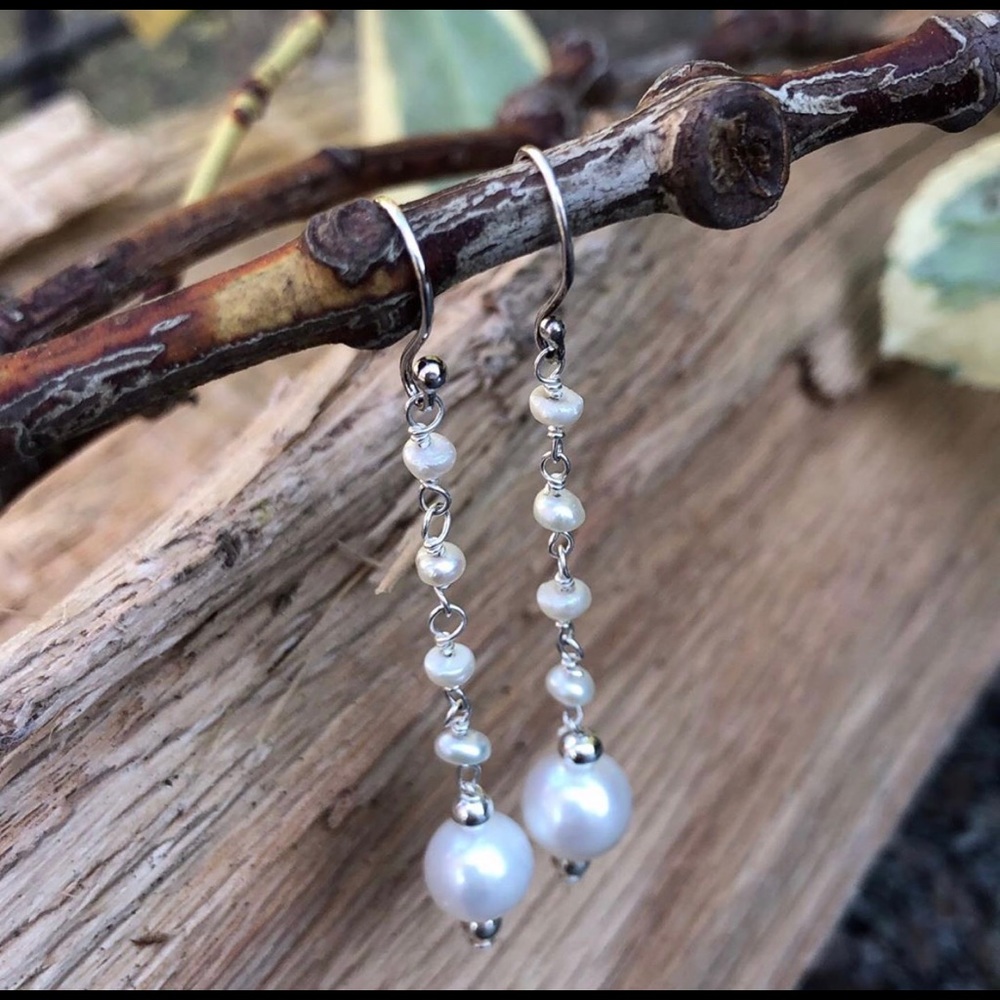 Sterling silver cultured pearl earring